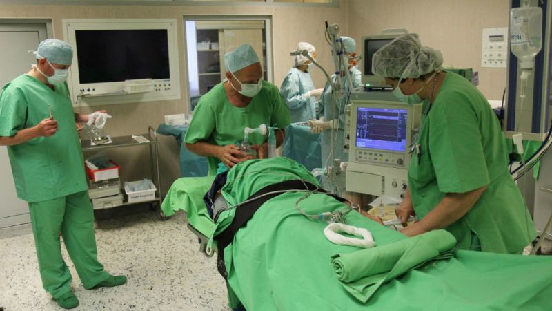 hangprotézis műtét miskolc