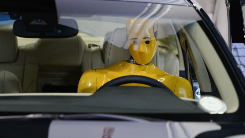 autó biztonság tesztbábu