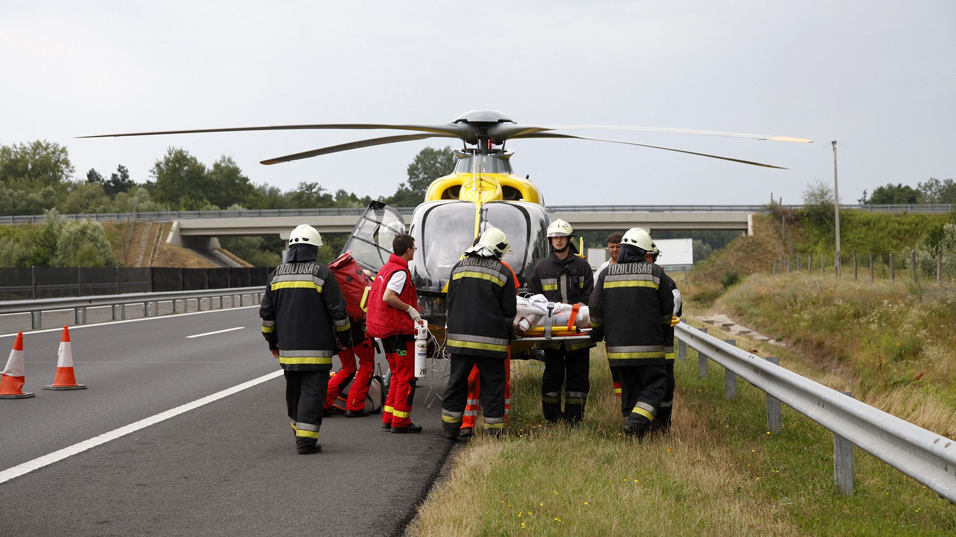 mentők, mentőhelikopter