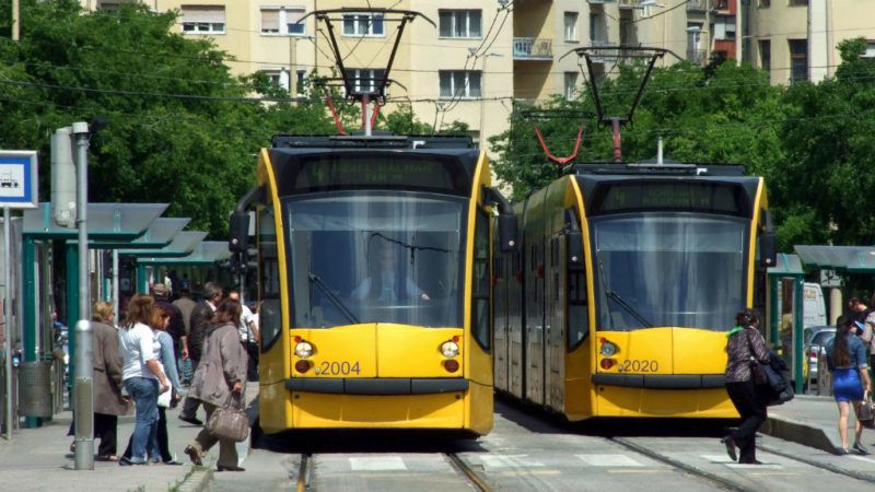 villamos 4-6 combino