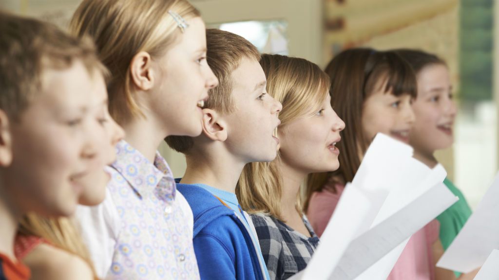 éneklés énekóra kórus