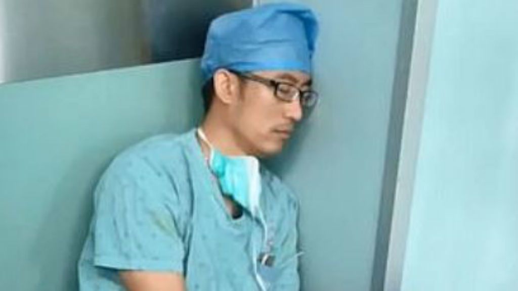 sebész kína fáradtság netes hős