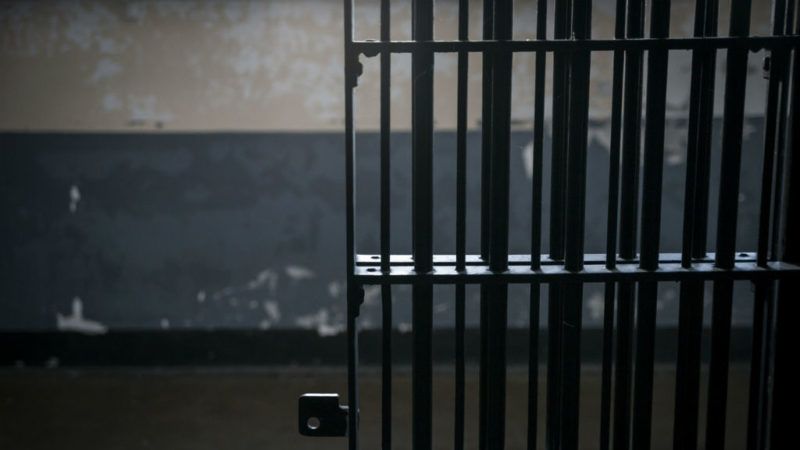 börtön rács cella