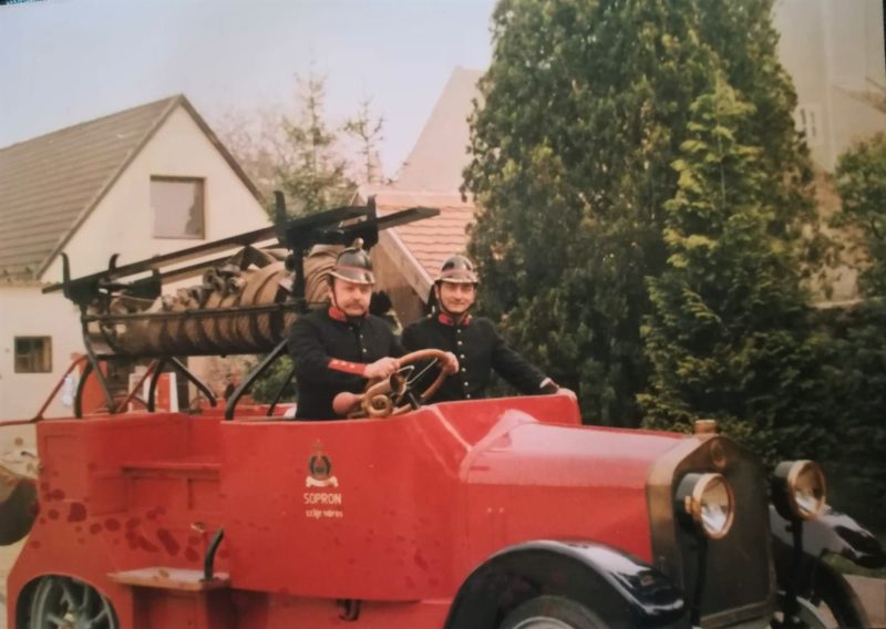 tűzoltók régi felszerelés