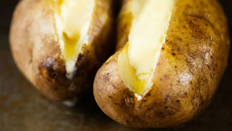 héjában főtt krumpli