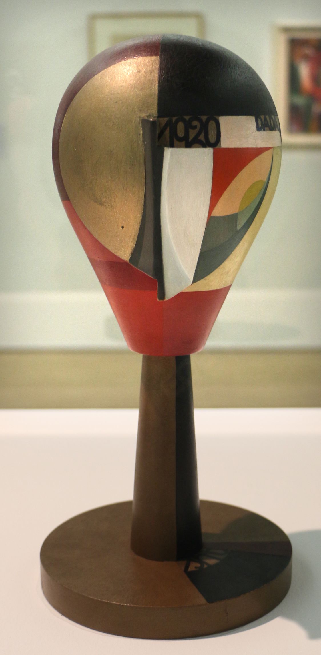 Dada-fej (Fotó: Wikipedia)