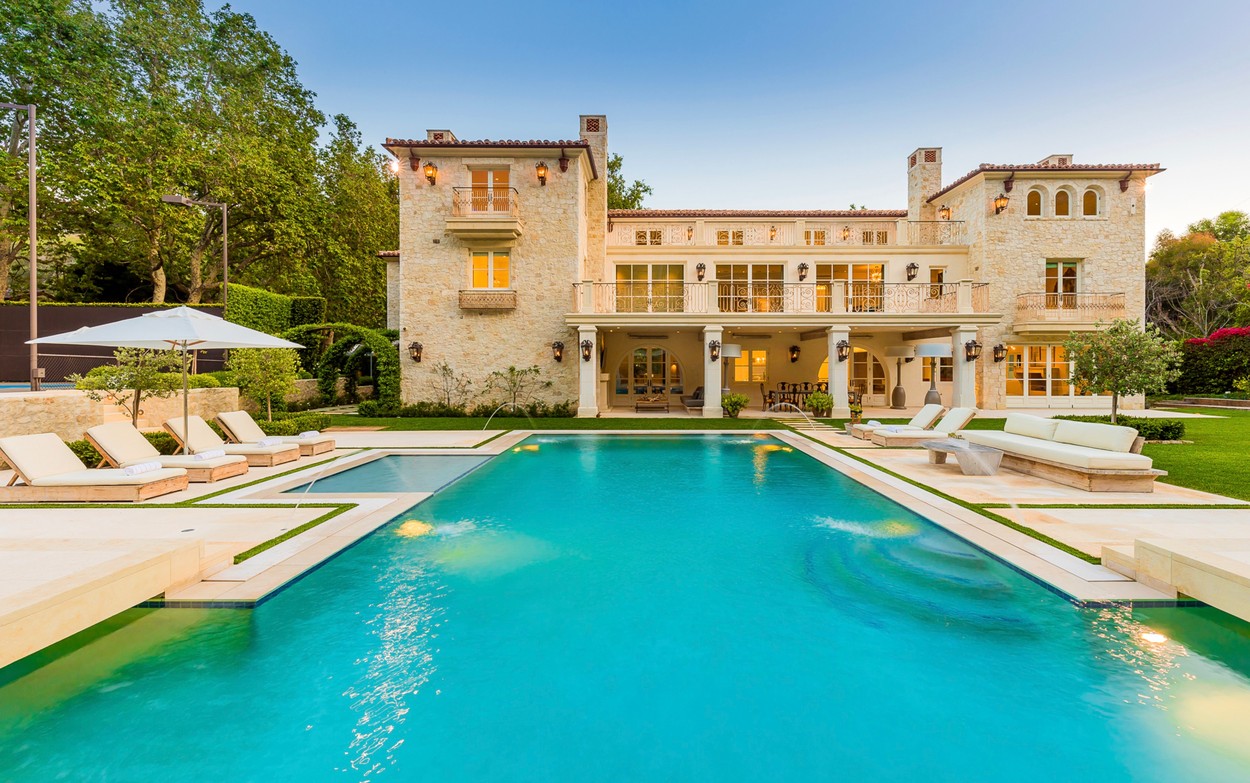 Pazar birtokot venni Harry herceg