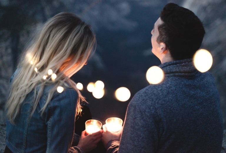 Ezekkel a csillagjegyekkel izgalmas randikra számíthatsz (fotó: Pixabay)