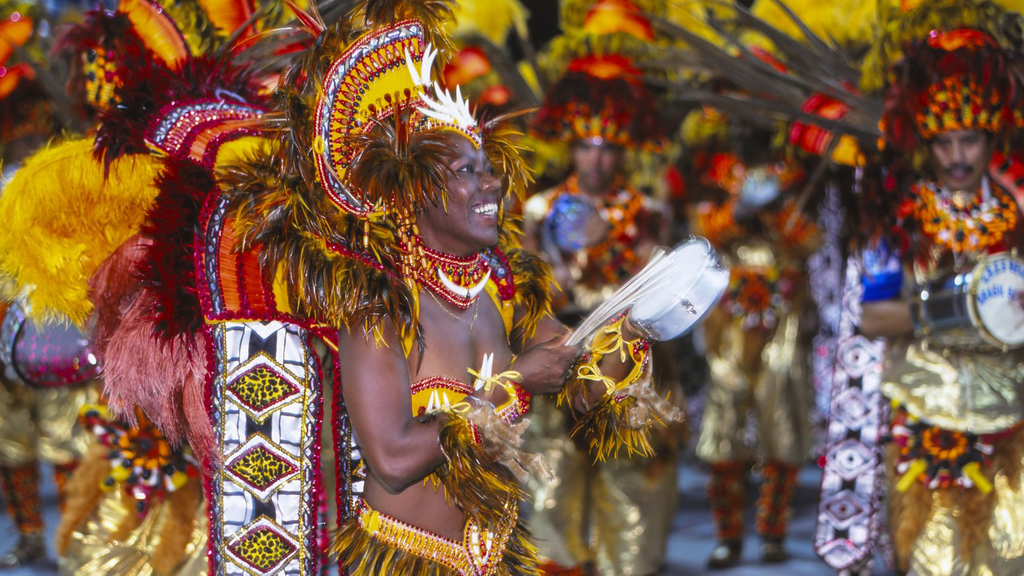 Karneval in Rio de Janeiro, Brasilien, Carnival in Rio de Janeiro, Brazil, Rio De Janeiro, Samba, Sambadrome, Carnival, SambÄdromo, School, Brazilian, Erotic, Carnival Parade, Folklore, Women, Woman, Joy, Carnival Costume, Costume, Costumes, Culture, Laugh, Laughing, Smile, Smiling, Night, Parade, Attraction, Fun, South America, South American, Dancing, Tradition, Traditional, Tourism, Tourist Attraction, Dancers, Moving, Dressed, Dressing, Image: 360407135, License: Rights-managed, Restrictions: , Model Release: no, Credit line: www.allover.cc/TPH / allOver Photo / Profimedia