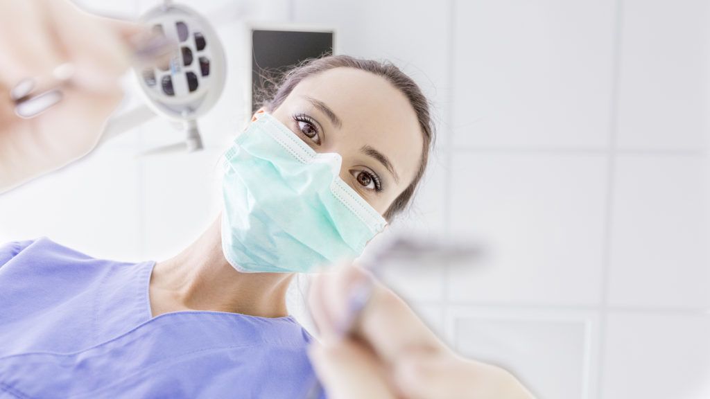 nem látta el a fogorvos a koronavírus veszélye miatt