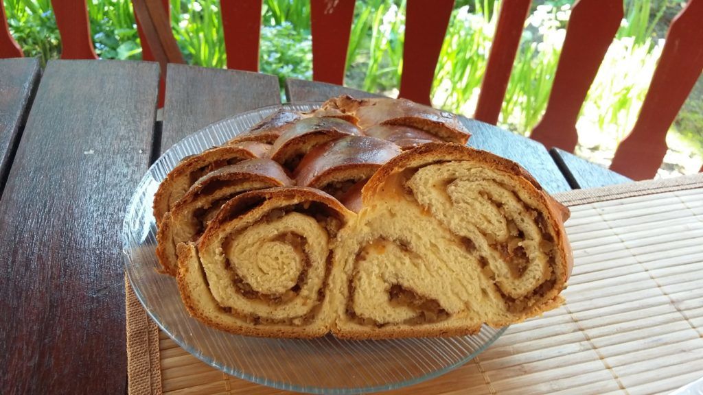 Diós-aszalt gyümölcsös kalács. (Fotó: Belső Olga)