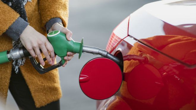 üzemanyag tankolás