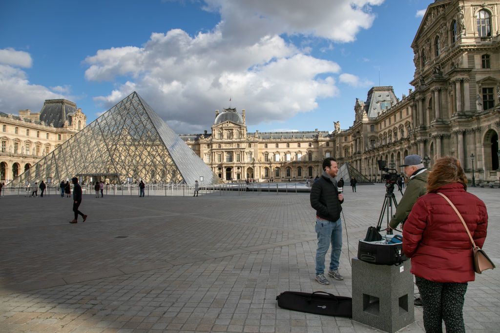 Párizsban is elmarad a tömeg