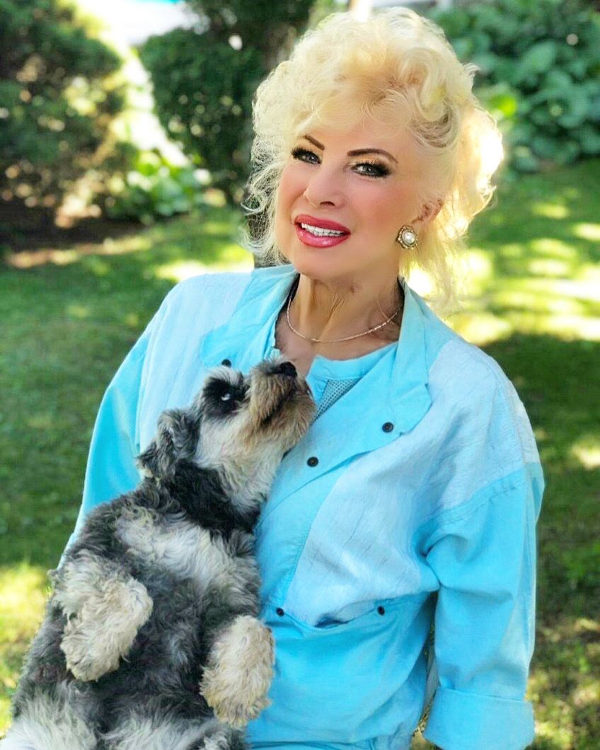 Ilona az egyik kutyájával (Fotó: Medveczky Ilona)