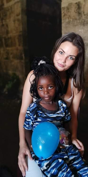 Kárpáti Rebeka és örökbe fogadott kislánya, Davina