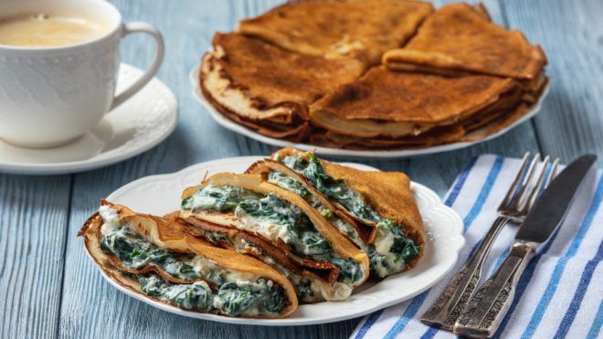Sós palacsinta zöld töltelékkel (Fotó: Getty Images)