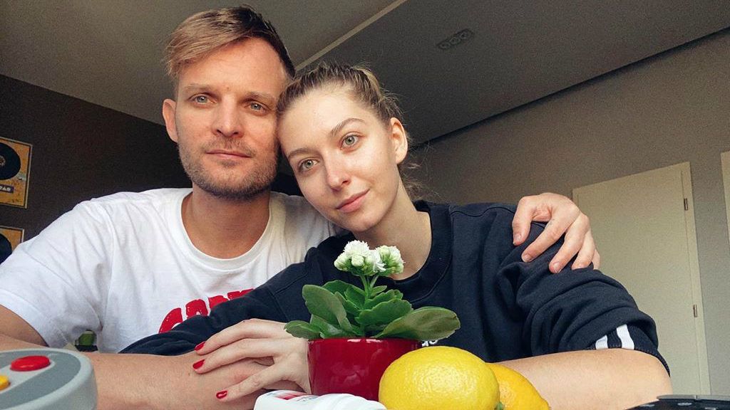 Dallos Bogi és Puskás Peti a bejelentés óta otthon vannak (Fotó: Instagram)