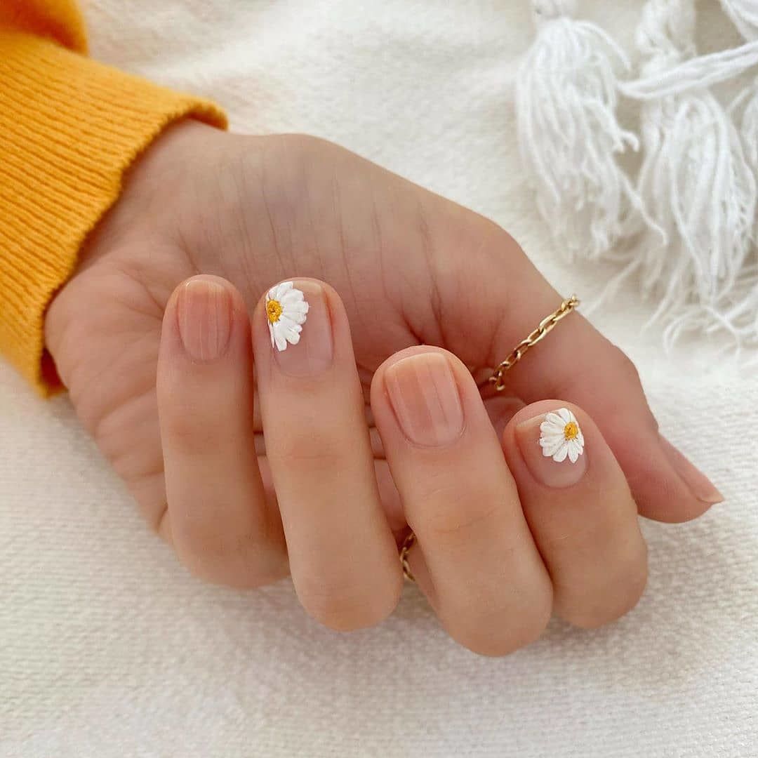 virágos rövid köröm