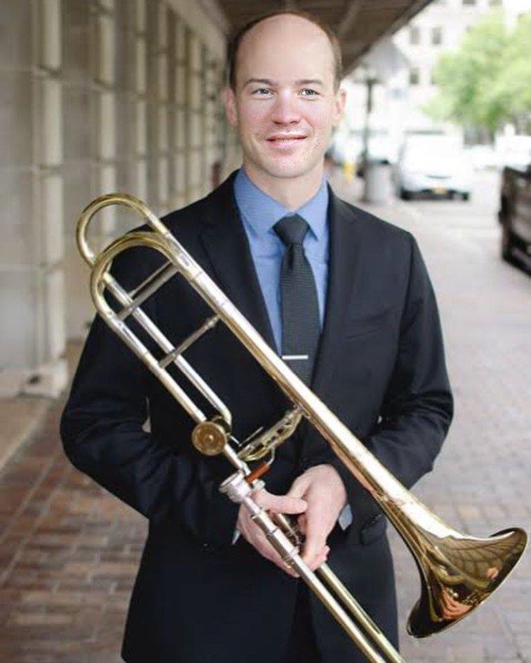 Nincs is jobb szórakozás, mint nem létező emberek értelmetlen történeteit olvasgatni