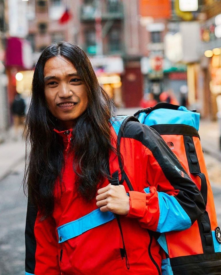 Nincs is jobb szórakozás, mint nem létező emberek teljesen értelmetlen történeteit olvasgatni