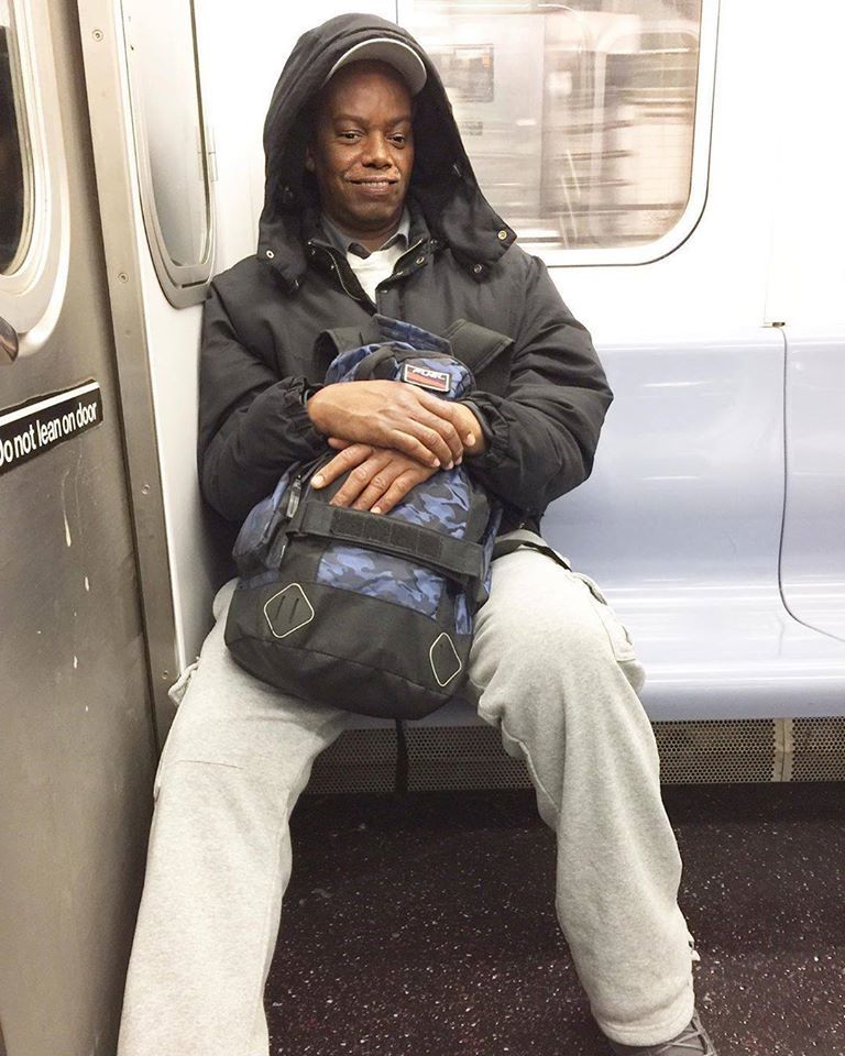 Nincs is jobb szórakozás, mint nem létező emberek értelmetlen történeteit olvasgatni