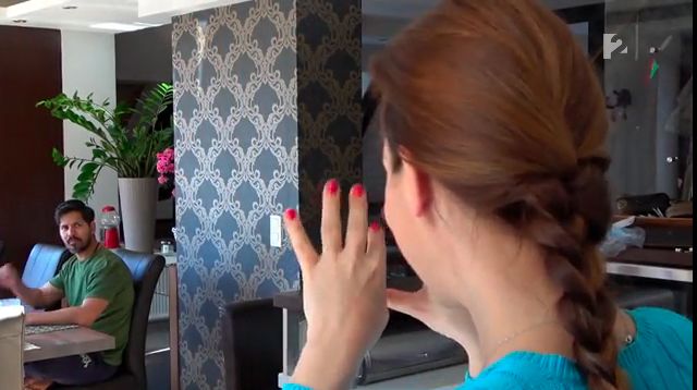 Demcsák Zsuzsa és férje, Krishan otthon