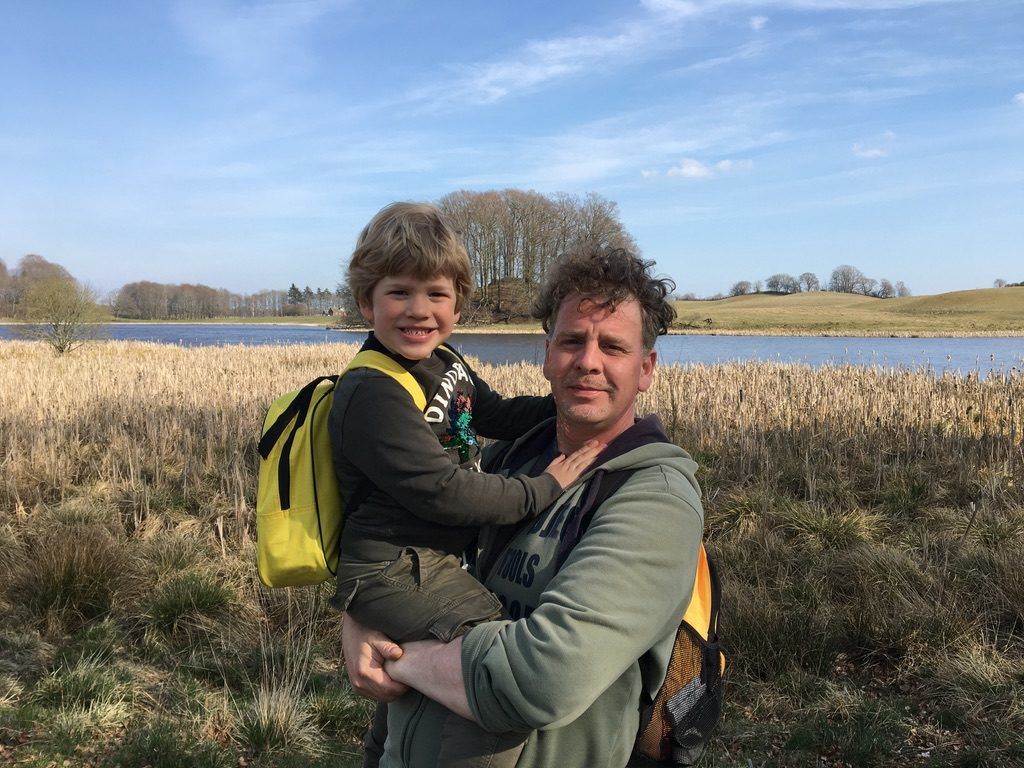 „Védőfelszerelés híján esőkabátban mentek be a fertőzöttekhez az orvosok” - egy Svédországban élő magyar jelenti