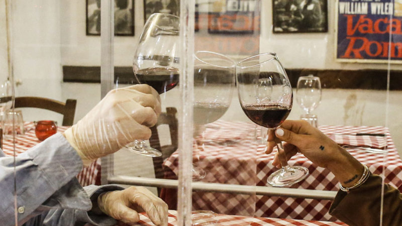 étterem Rómában koronavírus-járvány után