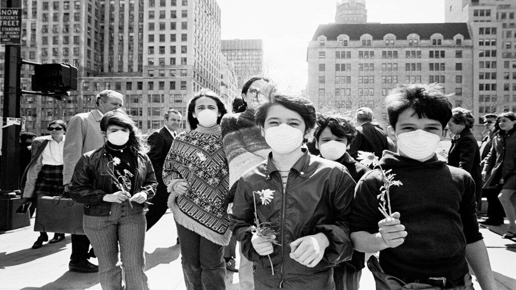 Fiatalok demonstrálnak az első Föld napján, 1970-ben New Yorkban. Forrás: Getty Images
