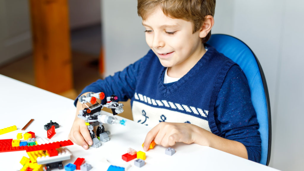 Amikor játszunk, azt a játék öröméért tegyük, ne tekintsük azt például jutalomnak a házi feladat elkészítéséért (fotó: getty images)