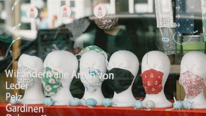 A SOTE ajánlása alapján érdemes mindenkinek maszkot hordania