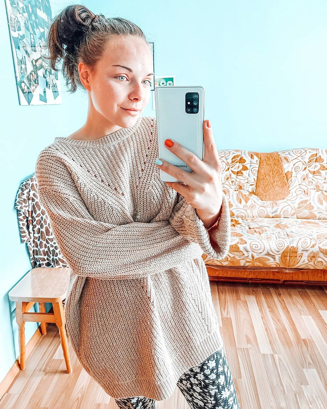 otthoni szett kötött pulóverrel