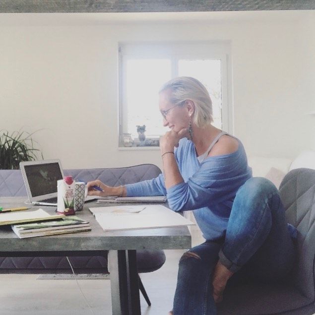 Íme egy első rangú szett home office-hoz. (Fotó: Instagram/meitzbeck)