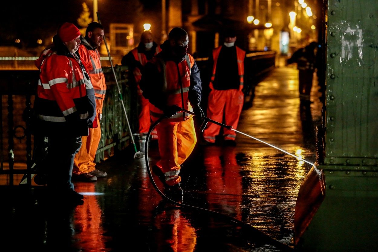 Mosták, csutakolták a fővárosi Szabadság hidat