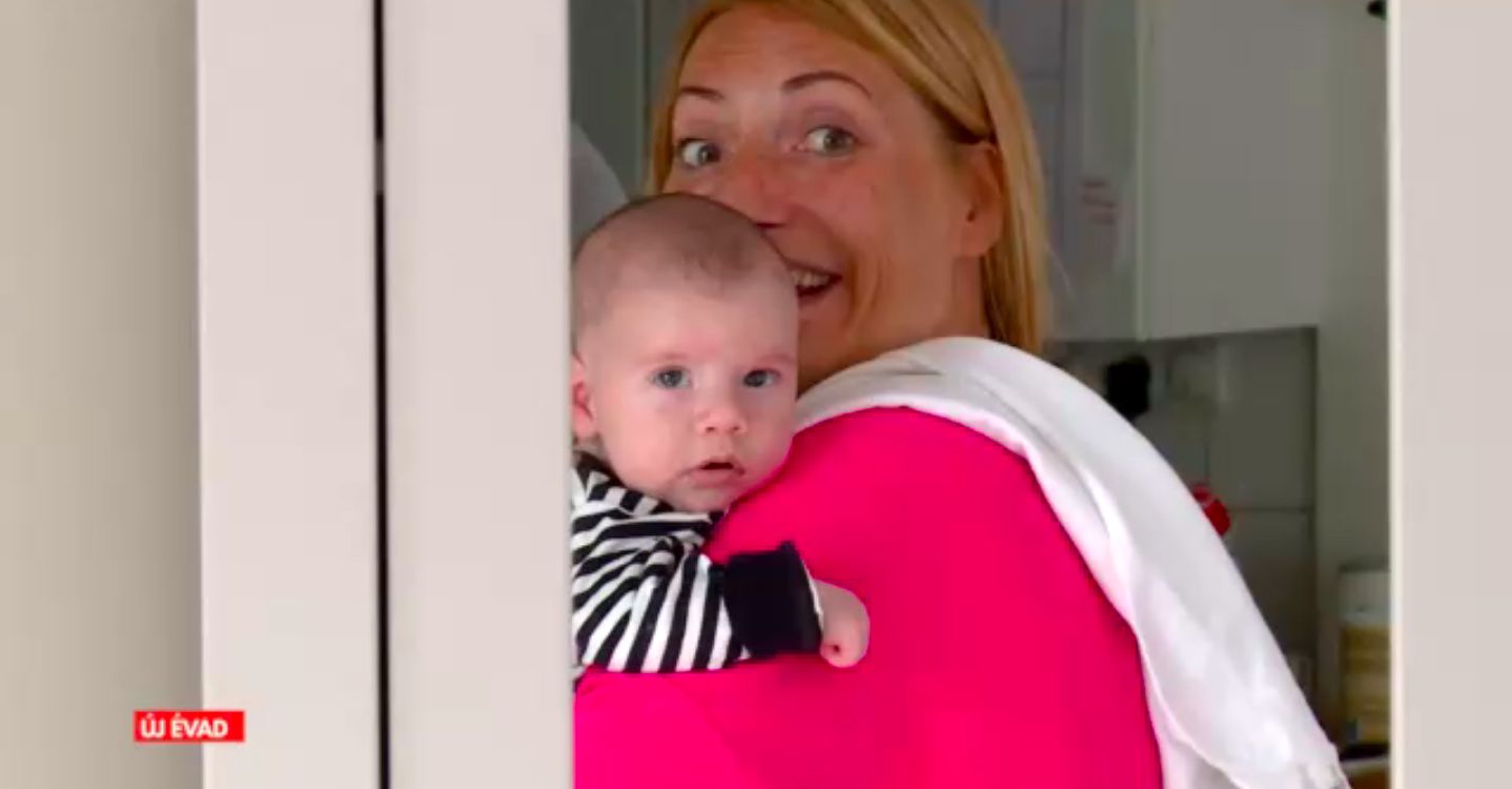 Valkó Eszter és kisfia, Simon