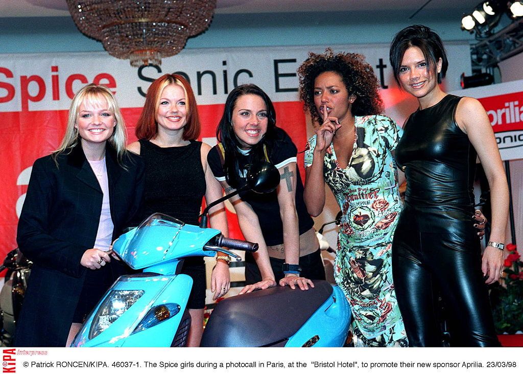 A Spice Girls 1998-ban: Victoria Beckham élvezte azt az időszakot, a népszerűség azonban teher volt neki (Fotó: RONCEN Patrick/KIPA/SYGMA/CORBIS/GUETTY IMAGES/Sygma via Getty Images)