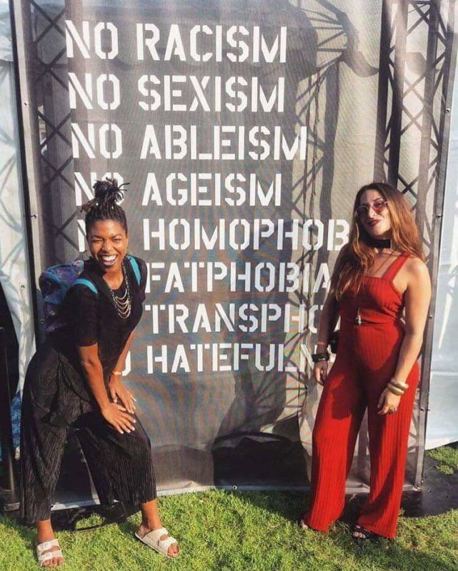 Két lány, egy podcast és kendőzetlen őszinteség