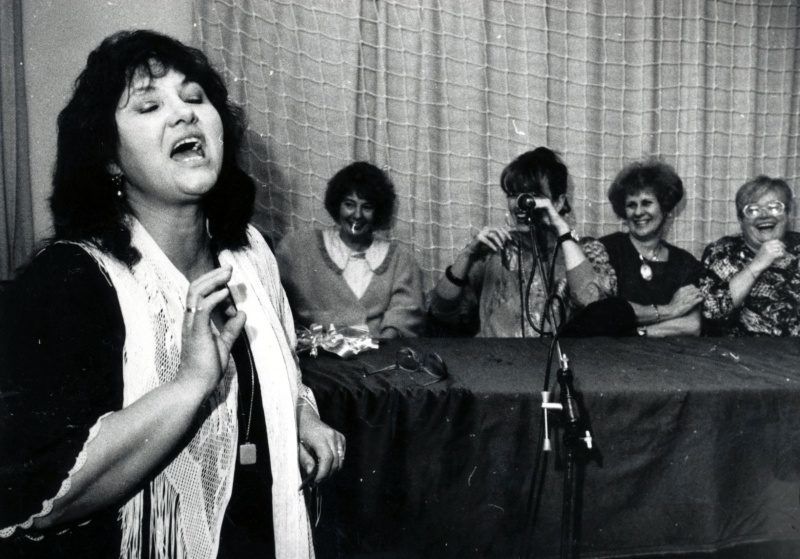 Pécsi Ildikó fiatalon