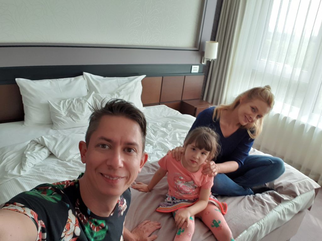 Együtt a család. Anna, Annabella és Miki