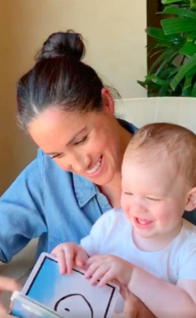 Harry herceg és Meghan Markle egyéves fia, Archie