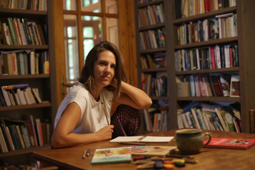 Vadadi Adrienn az otthonában szeret a legjobban írni (Fotó: Sándor Katalin)