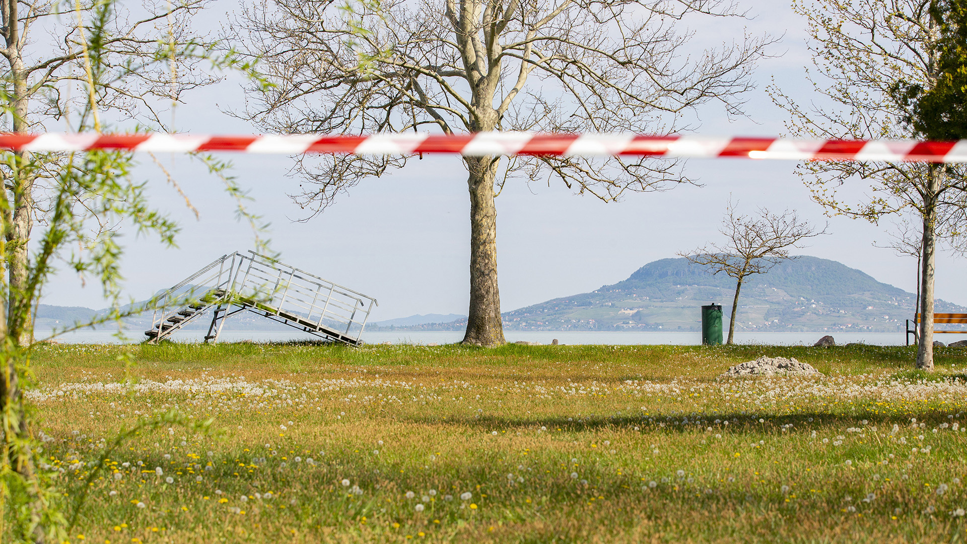 Balatonfenyves lezárt strandja