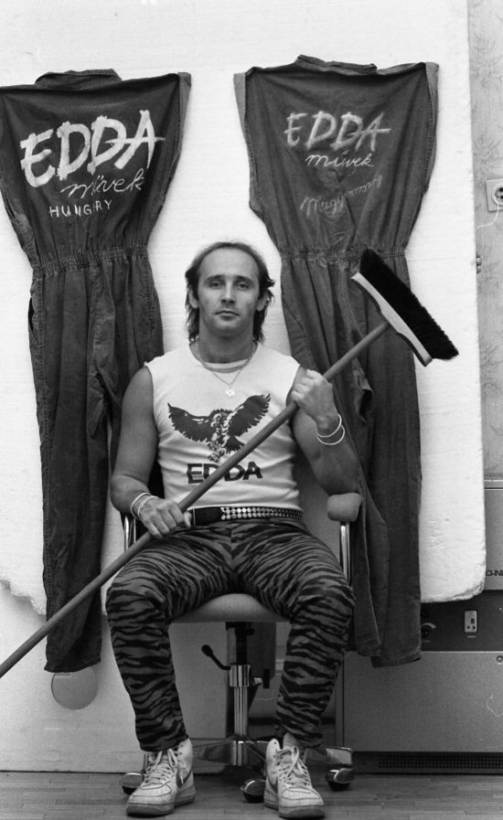 Pataky Attila kezében még a partvis is vagány