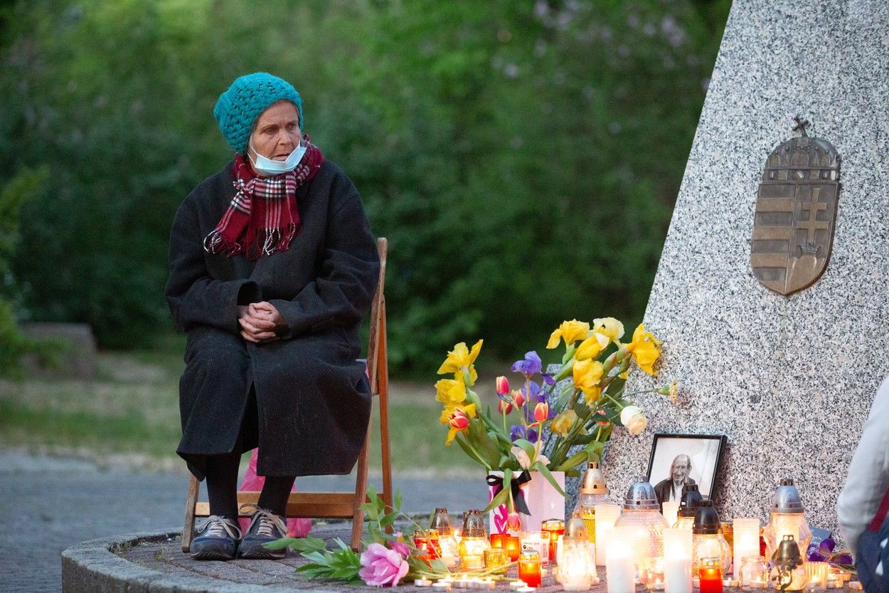 Szilágyi Istvánra emlékeztek, özvegyét, Jolika nénit sokan támogatják