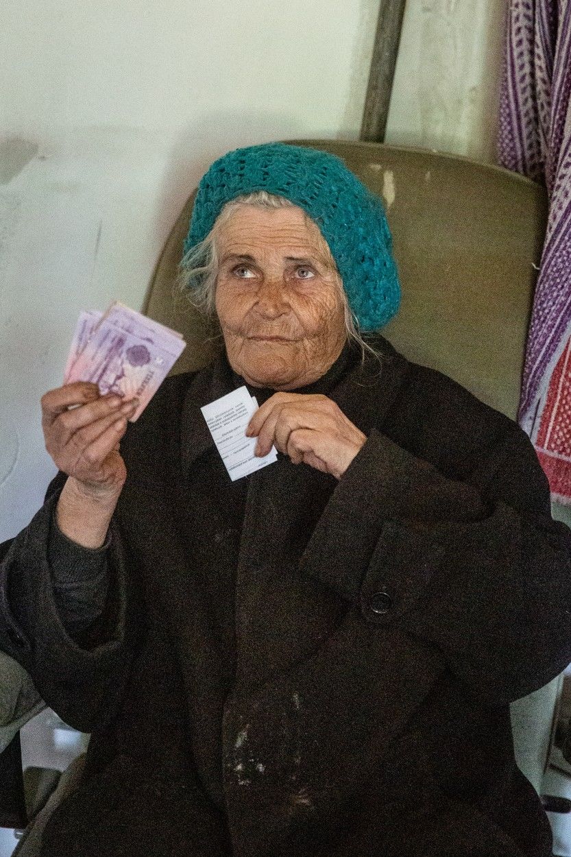 Szilágyi István özvegye, Jolika pénzt is kapott az adományozóktól