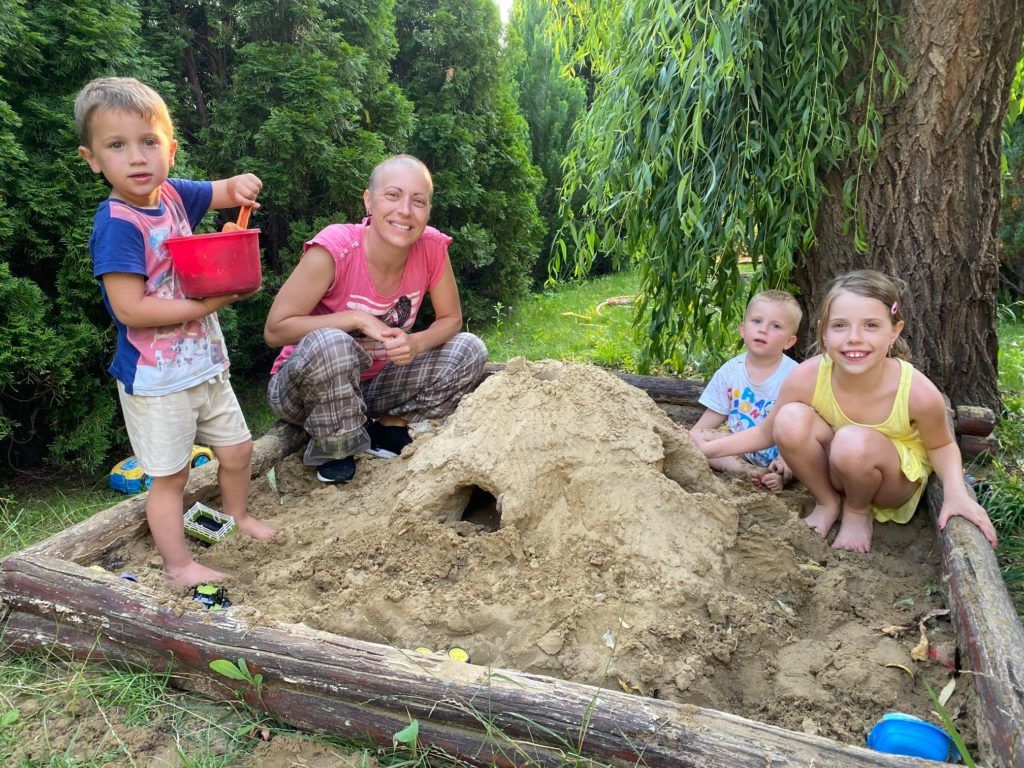 25 óra alatt összegyűlt a pénz a méhnyakrákkal küzdő Márti terápiájára