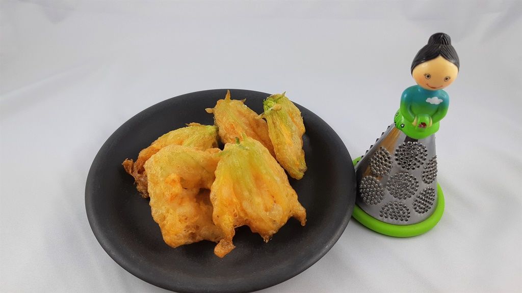 Sörtésztában sült cukkinivirág