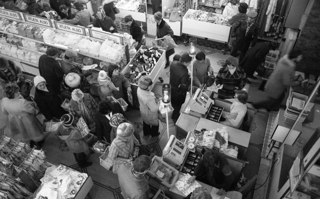 Emlékszel, milyen tömeg volt az Úttörő Áruházban?