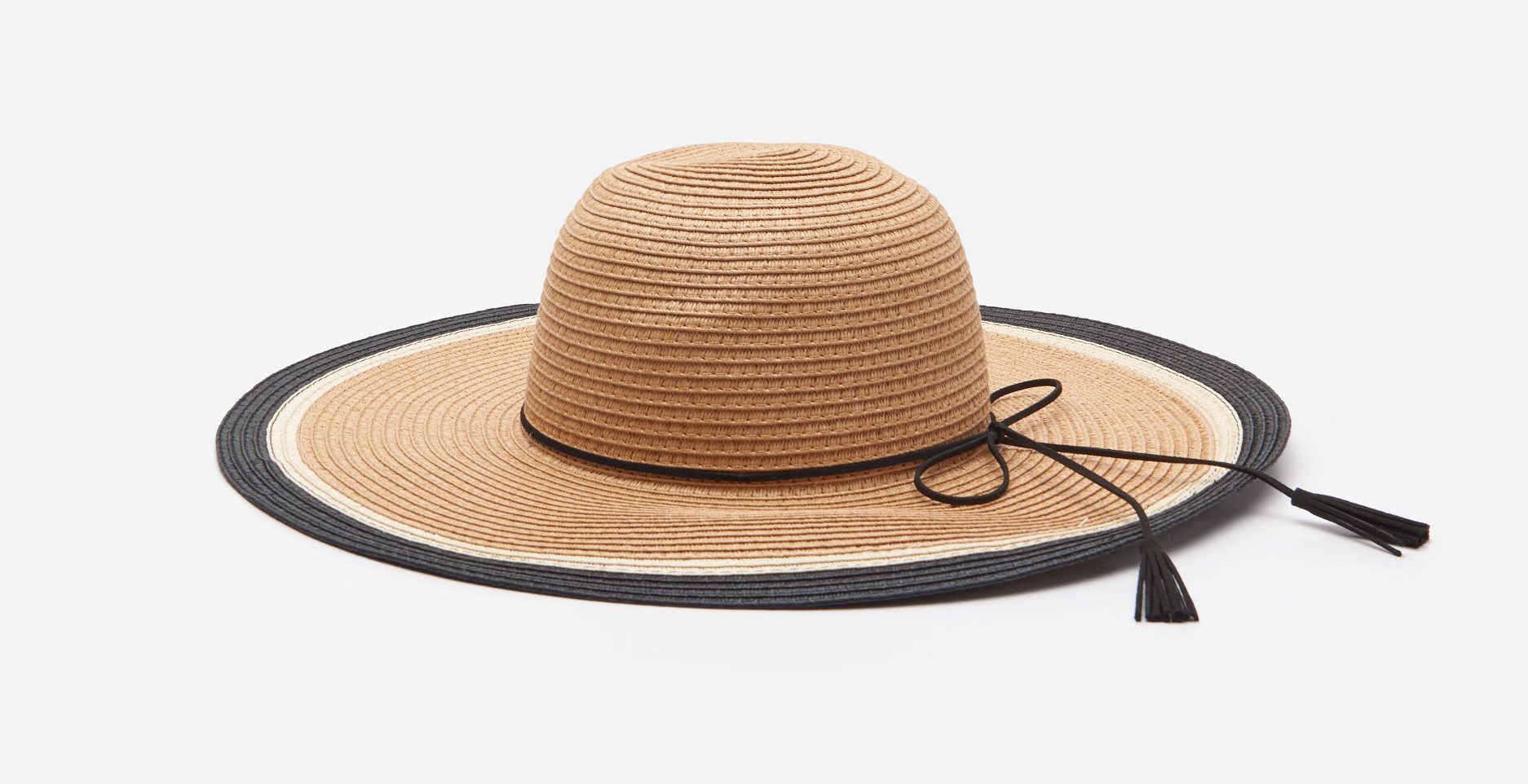 Fonott kalap bojtokkal - House