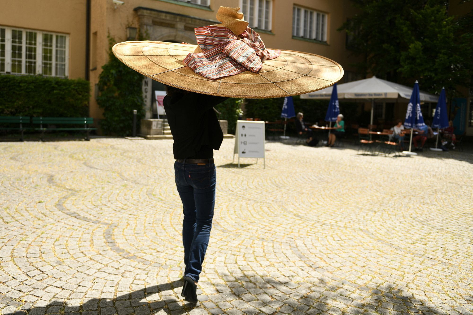 Óriáskalap Münchenben